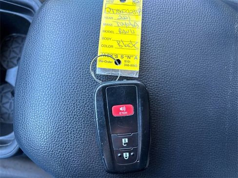 Used 2021 Toyota RAV4 XLE image 38