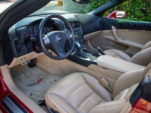 Used 2008 Chevrolet Corvette Convertible w/ Preferred Equipment Group RWD image 13