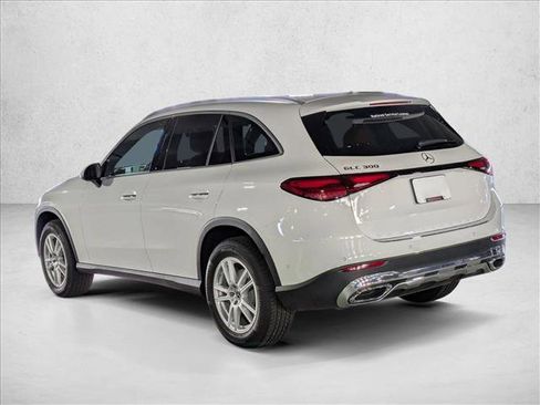 Certified 2025 Mercedes-Benz GLC 300 image 11