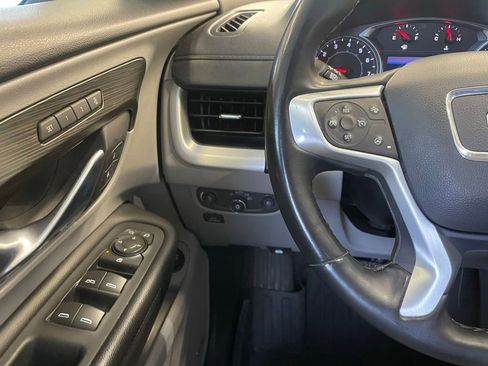 Used 2023 GMC Terrain SLT w/ Infotainment Package II FWD image 12