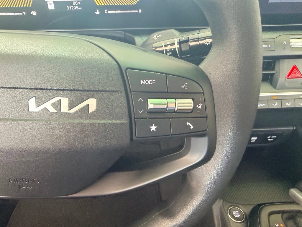 Used 2025 Kia K4 FWD image 20