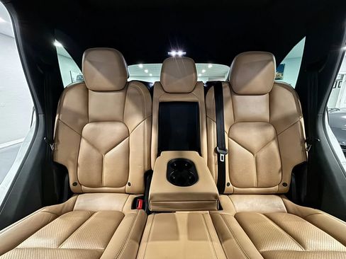 Used 2017 Porsche Cayenne S w/ Premium Package AWD/4WD image 23