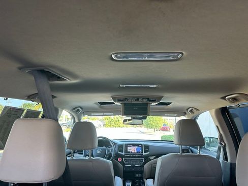 Used 2017 Honda Pilot Touring image 9