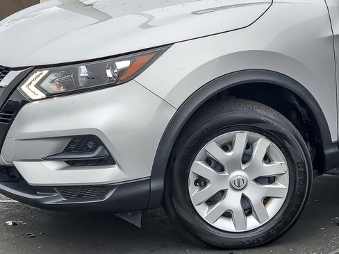 Used 2020 Nissan Rogue Sport S image 3