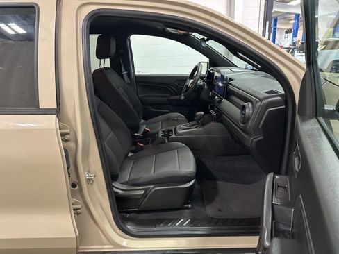 Used 2024 Chevrolet Colorado W/T image 11