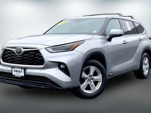 Used 2022 Toyota Highlander LE AWD/4WD image 12