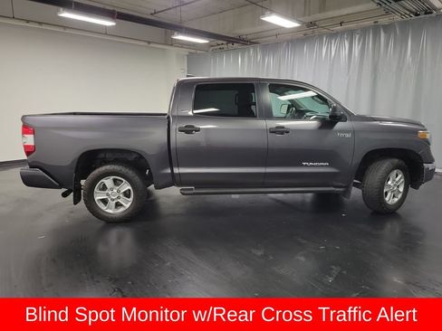 Used 2020 Toyota Tundra SR5 w/ SR5 Convenience Package AWD/4WD image 9
