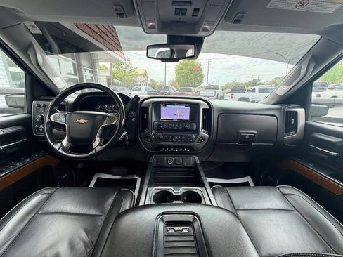 Used 2019 Chevrolet Silverado 2500 High Country w/ Duramax Plus Package image 34