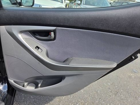 Used 2013 Hyundai Elantra GLS w/ Preferred Pkg FWD image 29