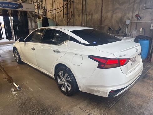 Used 2022 Nissan Altima 2.5 S image 3