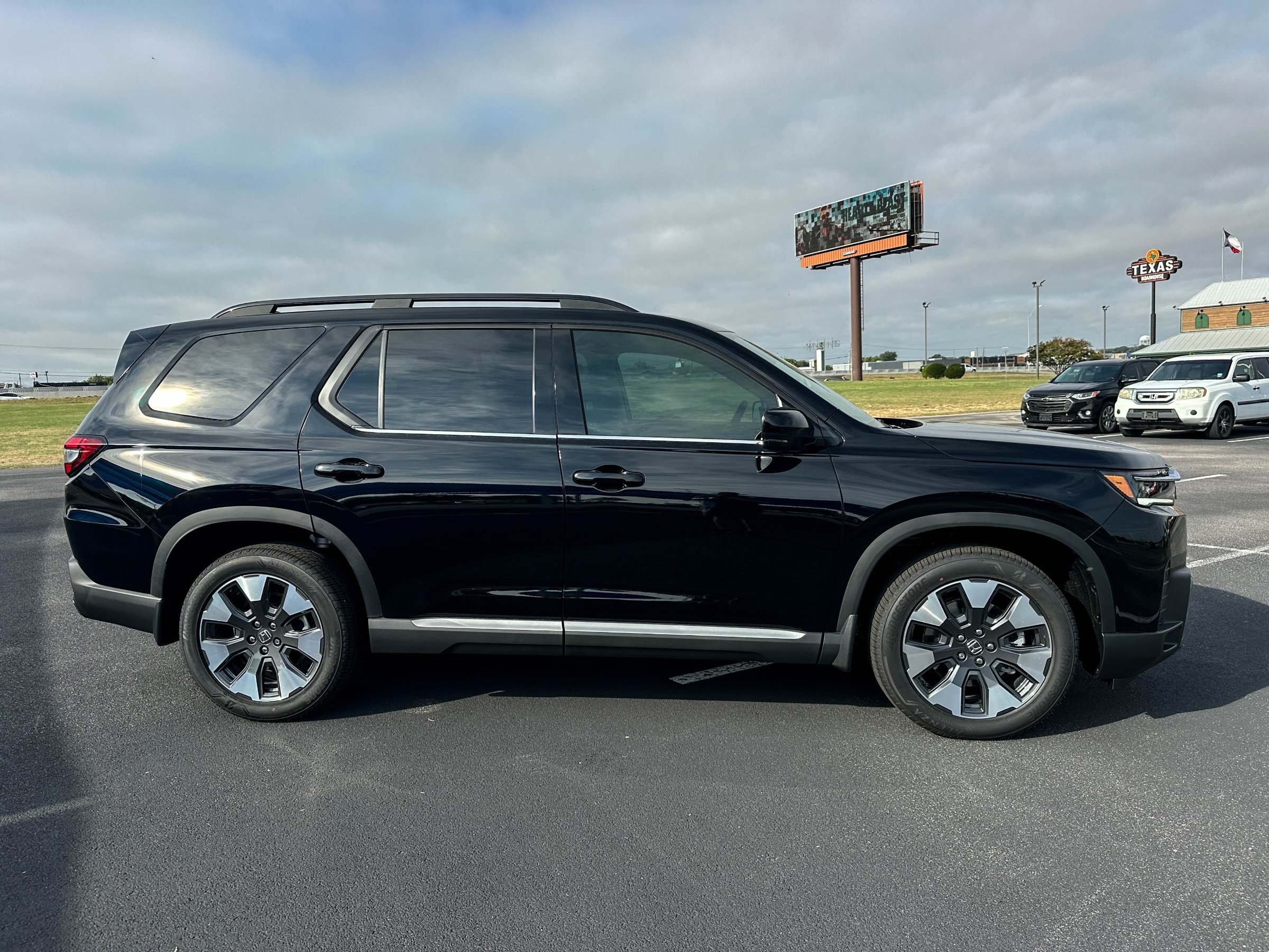 New 2026 Honda Pilot Elite image 4