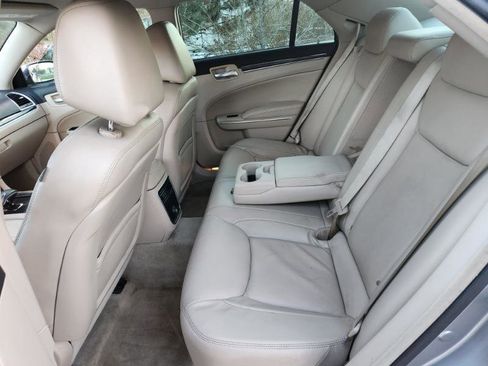 Used 2013 Chrysler 300 w/ Driver Convenience Group image 23