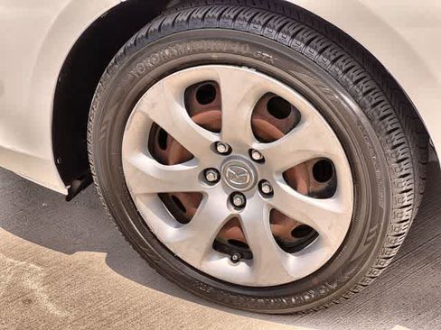 Used 2013 MAZDA MAZDA3 i SV FWD image 9