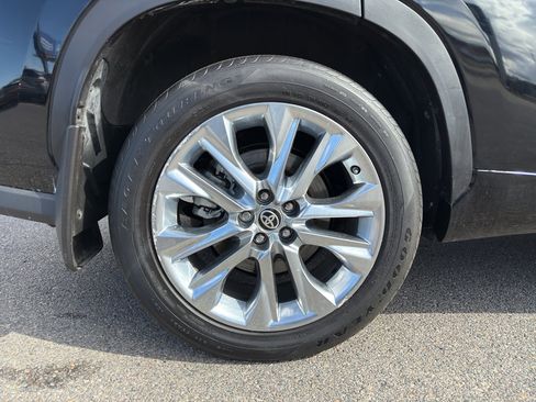 Used 2022 Toyota Highlander Limited image 9