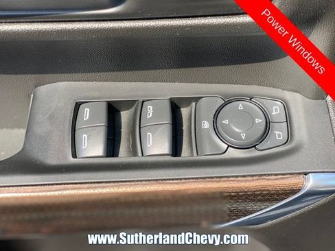 Used 2021 Chevrolet Silverado 1500 LT Trail Boss w/ LPO, Dark Essentials Package AWD/4WD image 17