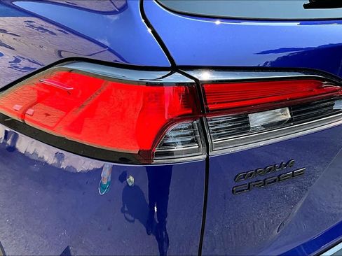 Used 2024 Toyota Corolla Cross AWD Hybrid w/ Convenience Package image 29
