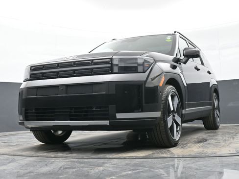 Used 2025 Hyundai Santa Fe Limited image 40