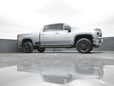 Used 2025 Chevrolet Silverado 2500 LTZ w/ LTZ Plus Package image 43