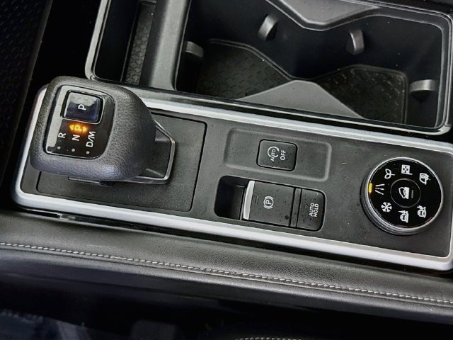 Used 2022 Nissan Pathfinder SV w/ SV Premium Package AWD/4WD image 19