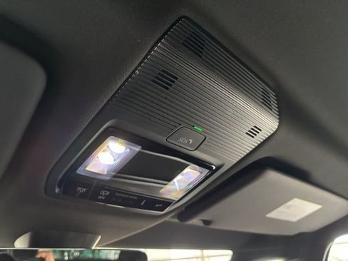 New 2025 Volkswagen ID. Buzz Pro S image 18