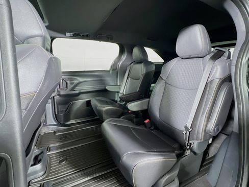 Certified 2024 Toyota Sienna XLE Woodland Edition AWD/4WD image 22