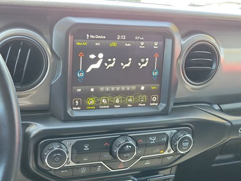 Used 2022 Jeep Wrangler Unlimited Sport image 18