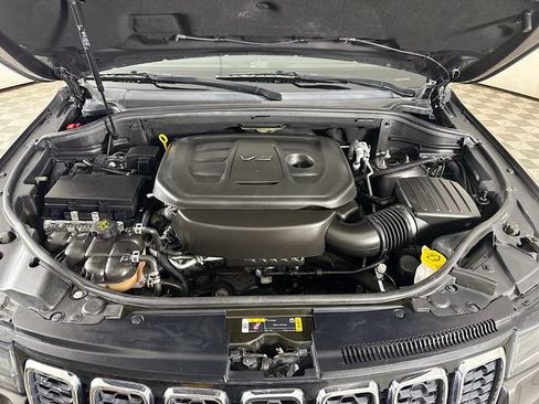 Used 2021 Jeep Grand Cherokee Laredo X AWD/4WD image 29