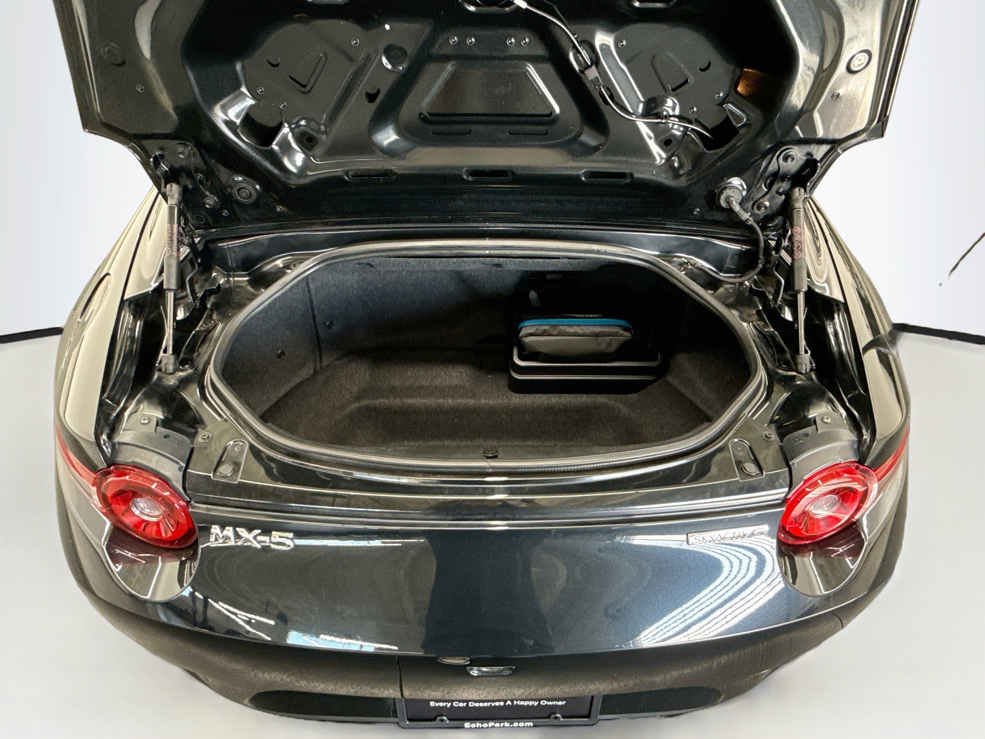 Used 2025 MAZDA MX-5 Miata RF Grand Touring RWD image 27