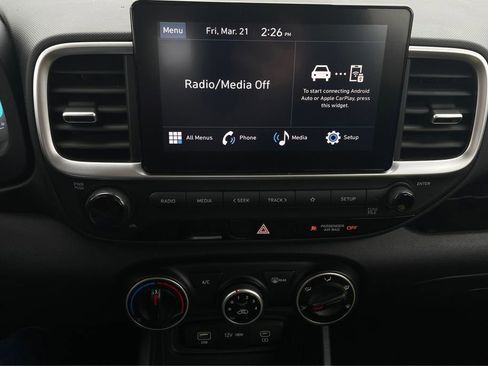 Used 2023 Hyundai Venue SE image 13