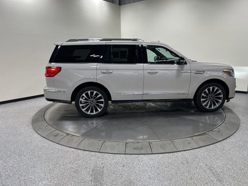 Used 2021 Lincoln Navigator Reserve image 5