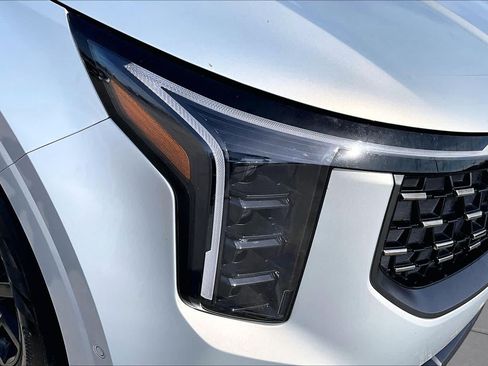 Certified 2025 Kia Carnival SX Prestige FWD image 28