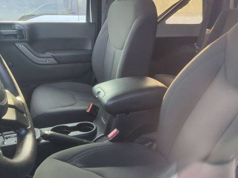 Used 2016 Jeep Wrangler Sport AWD/4WD image 13