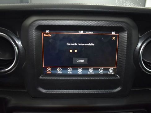 Used 2021 Jeep Wrangler Unlimited Sahara image 19