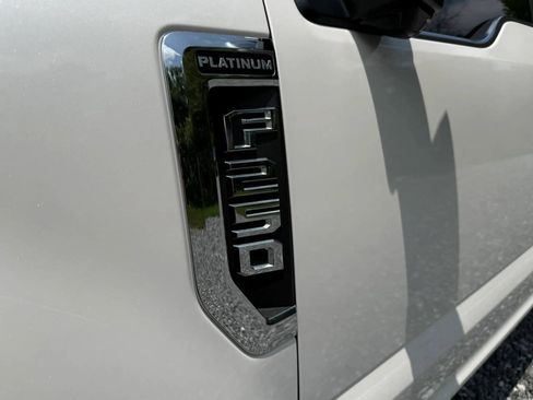 Used 2018 Ford F250 Platinum w/ Platinum Ultimate Package AWD/4WD image 12