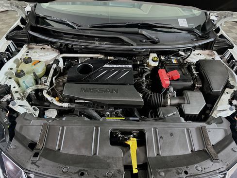 Used 2023 Nissan Rogue SV w/ SV Premium B Package image 33