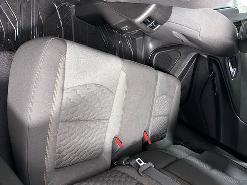 Used 2020 Chevrolet Equinox LT w/ Driver Convenience Package image 18