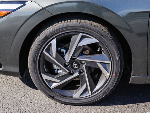 New 2025 Hyundai Elantra Limited w/ Cargo Package image 12