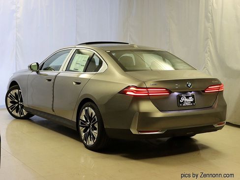 Used 2026 BMW 530i xDrive w/ Premium Package AWD/4WD image 3