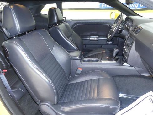 Used 2012 Dodge Challenger R/T RWD image 8