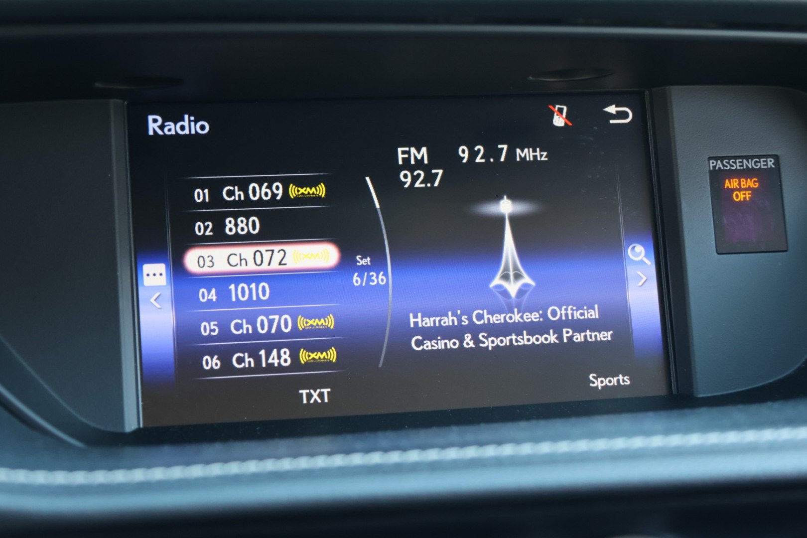 Used 2016 Lexus ES 350 w/ Premium Package w/Wood Trim FWD image 19