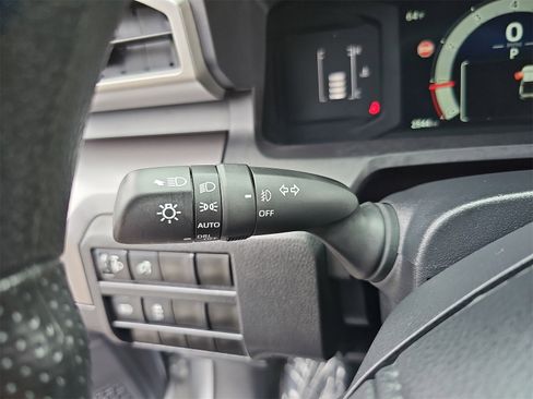 Used 2025 Toyota Tacoma SR5 image 26