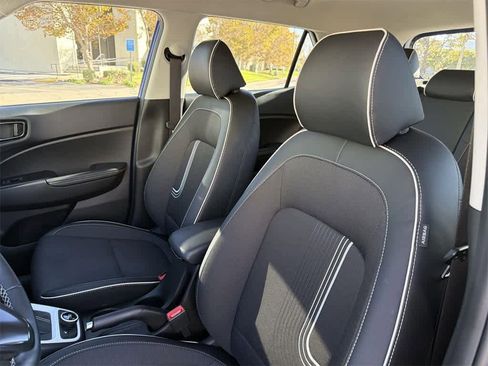 Certified 2024 Hyundai Venue Limited image 26