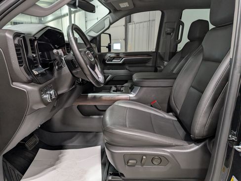 Used 2025 GMC Sierra 2500 SLT AWD/4WD image 17