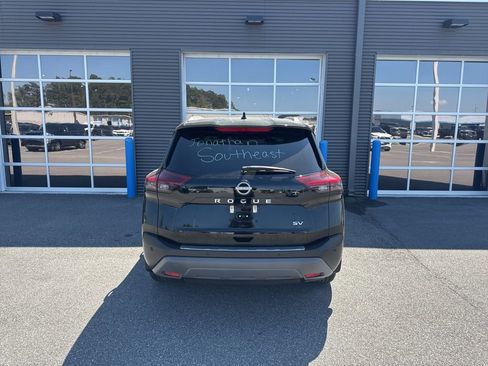 Used 2022 Nissan Rogue SV w/ SV Premium Package image 3