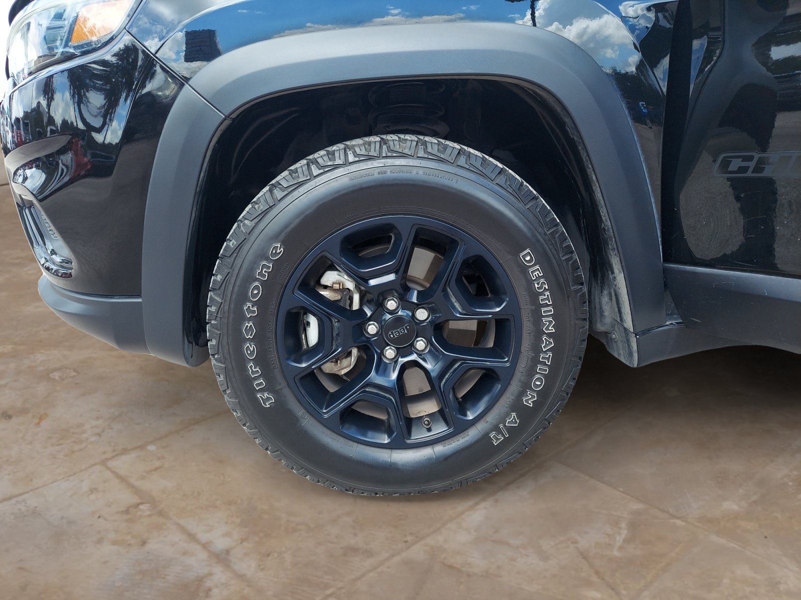 Used 2022 Jeep Cherokee Latitude AWD/4WD image 30
