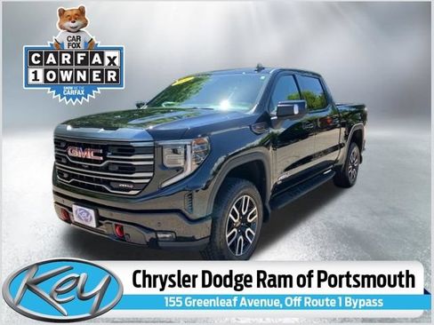 Used 2024 GMC Sierra 1500 AT4 w/ Technology Package AWD/4WD image 1