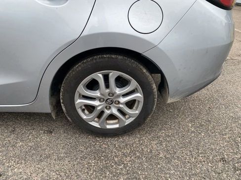 Used 2018 Toyota Yaris iA image 12