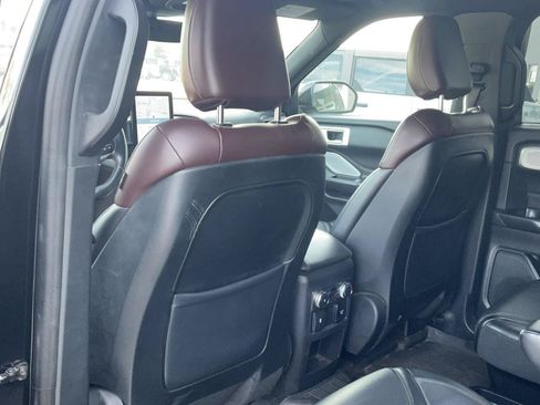 Used 2020 Ford Explorer Platinum w/ Premium Technology Package AWD/4WD image 20
