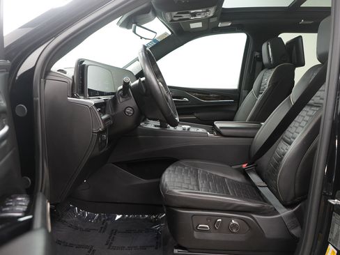 Used 2024 Cadillac Escalade ESV Sport Platinum w/ LPO, ONYX Package image 24