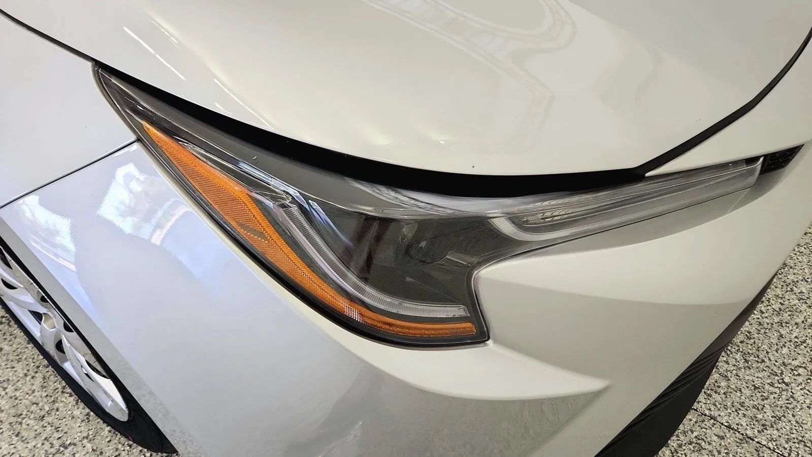 Used 2025 Toyota Corolla LE FWD image 31
